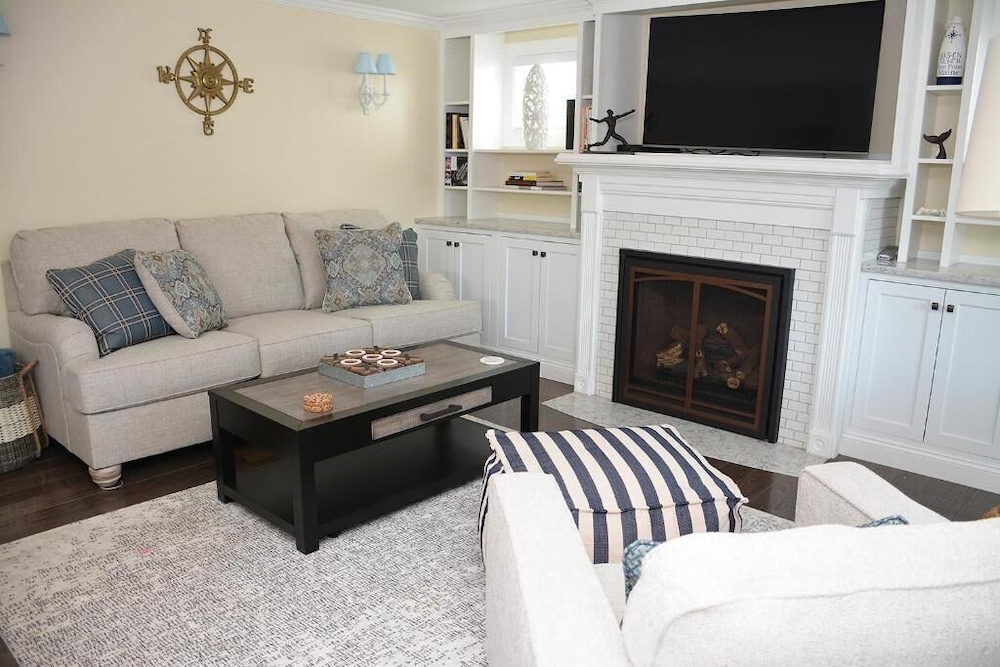 Luxury Condo photo 1