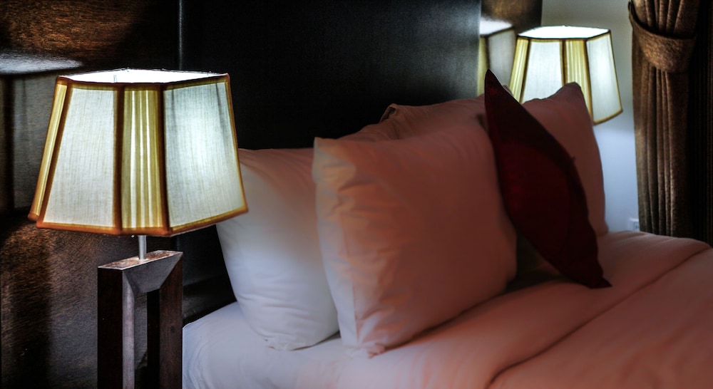 Emperor Suite photo 3