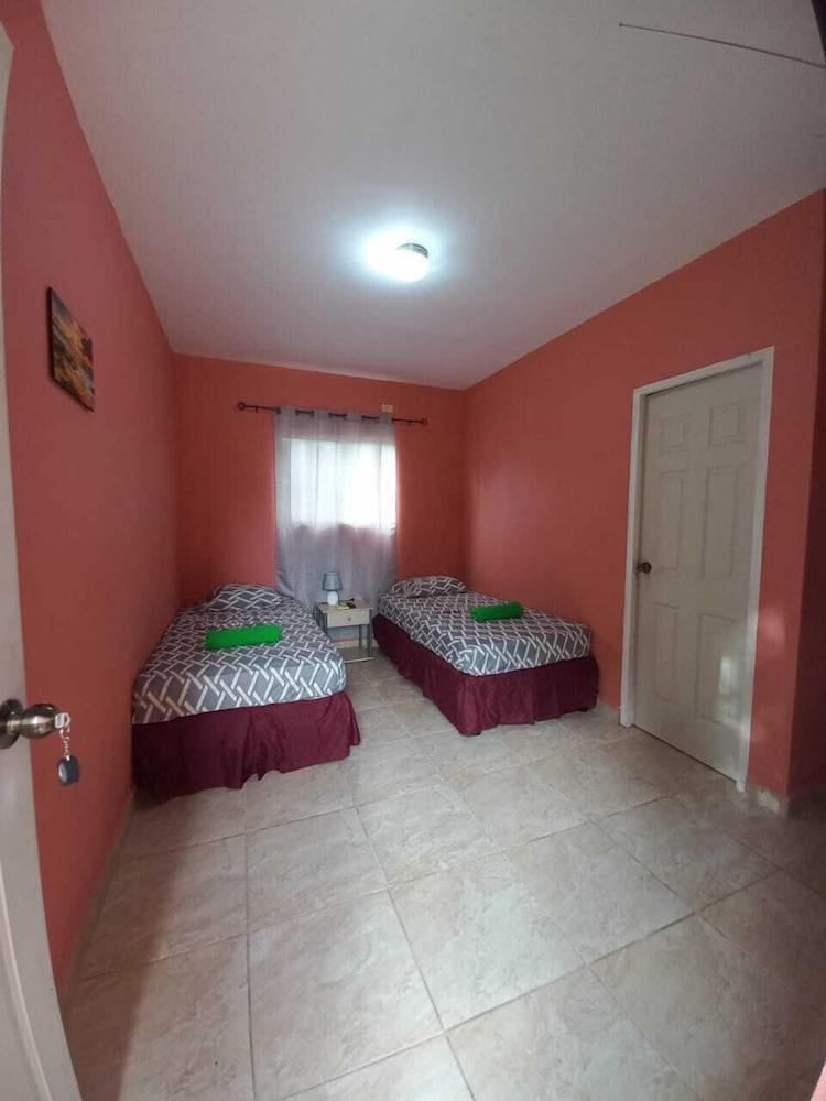 Economy Twin Room photo 1