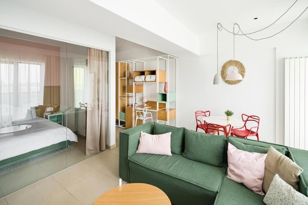 Superior Suite, Partial Sea View photo 3