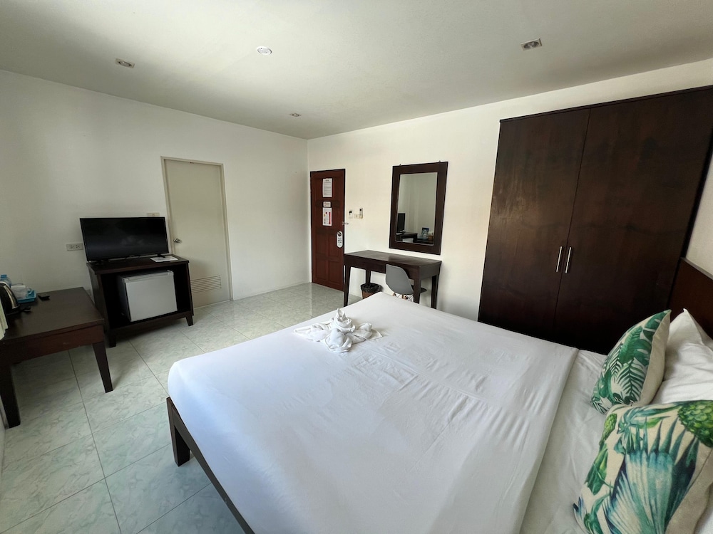 Superior Double Room, City View