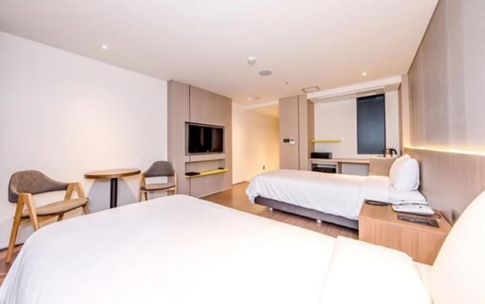 Superior Twin Room - Photo 3
