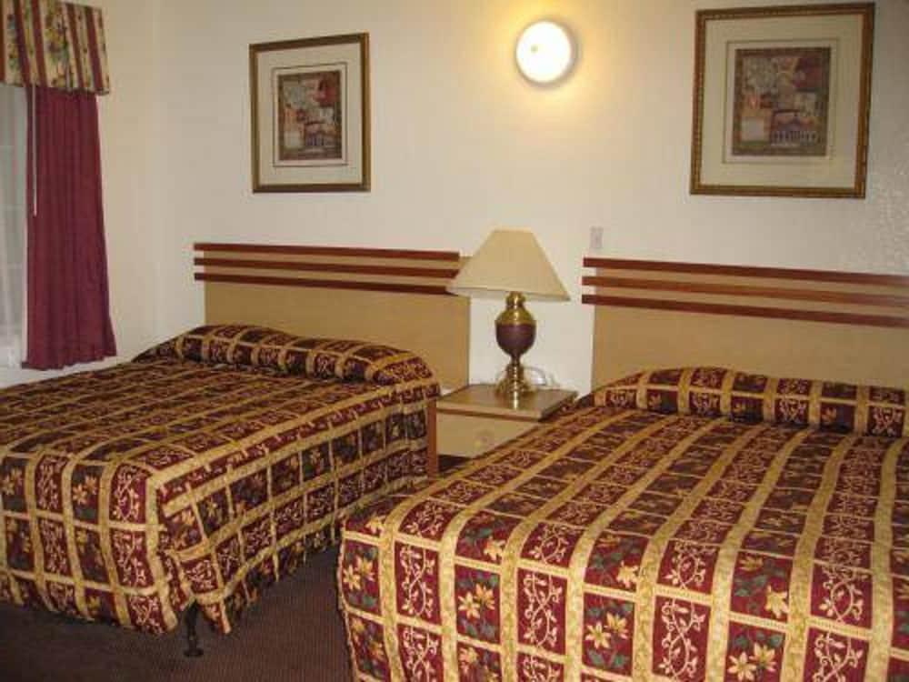 Room, 1 Queen Bed photo 2