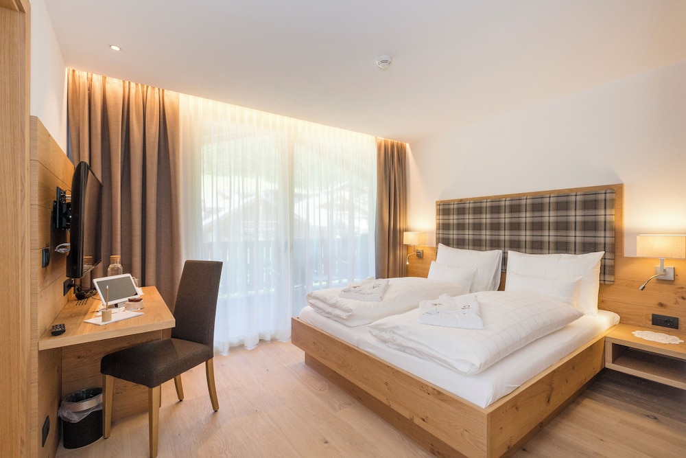 Deluxe Quadruple Room, 2 Bedrooms (Monte Elmo) photo 2