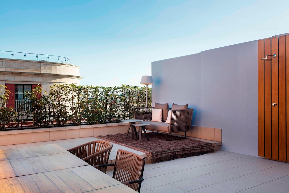 Grand Suite, 1 King Bed, Terrace