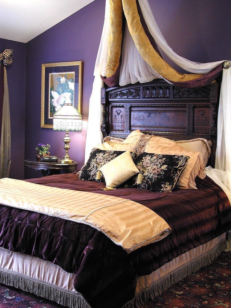 Luxury Room, 1 King Bed, Jetted Tub, River View