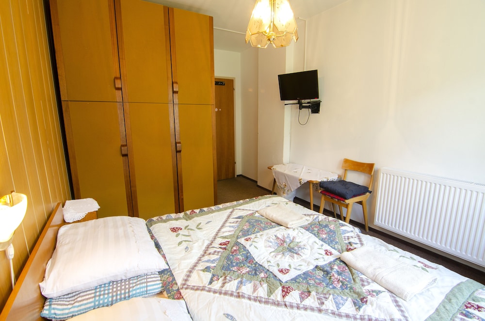 Double Room, Shared Bathroom photo 3