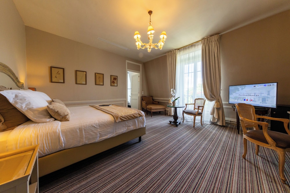 Double Room, 1 Queen Bed, Garden View (Privilege Room)