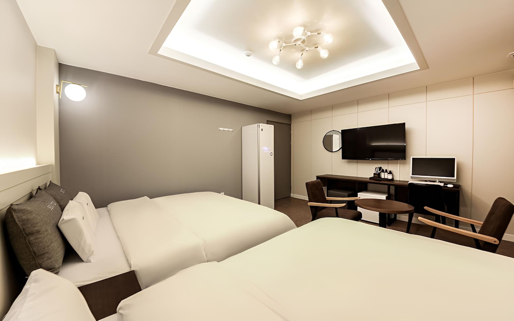 Room (Twin (with styler double + single bre) photo 1