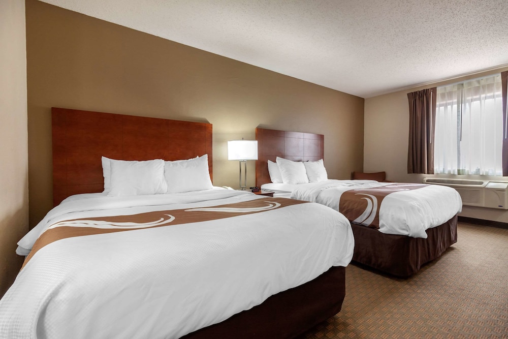 Room, 2 Queen Beds, Non Smoking - Photo 6