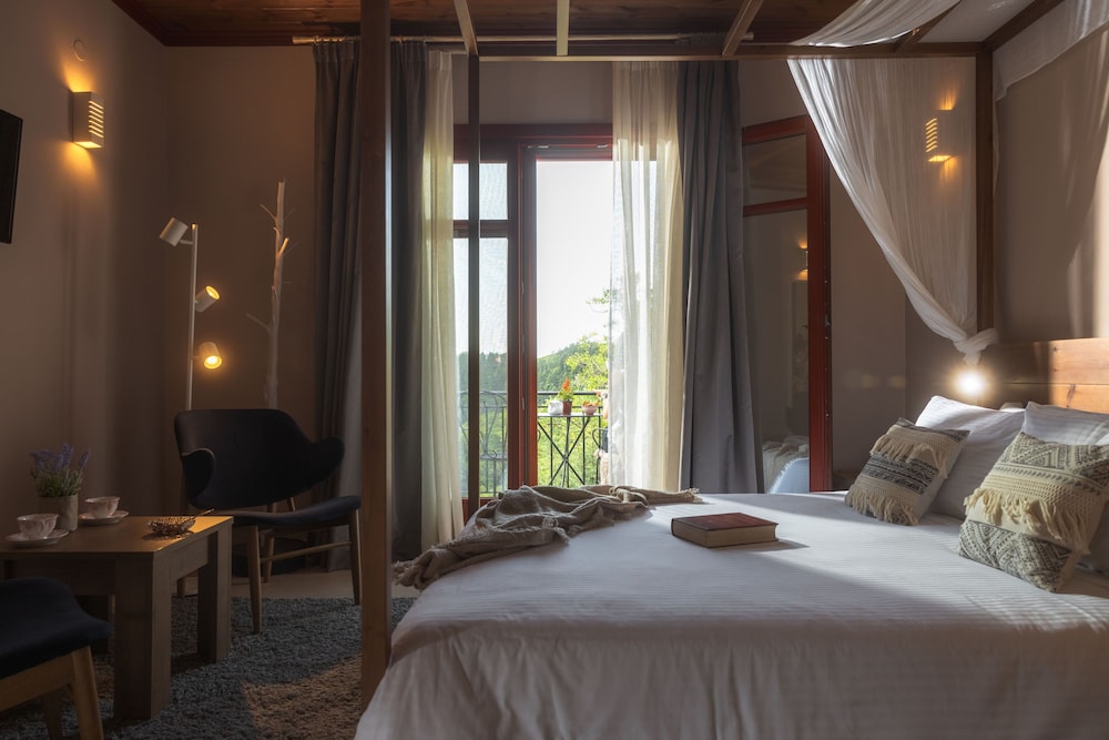 Deluxe Double Room, Balcony photo 1