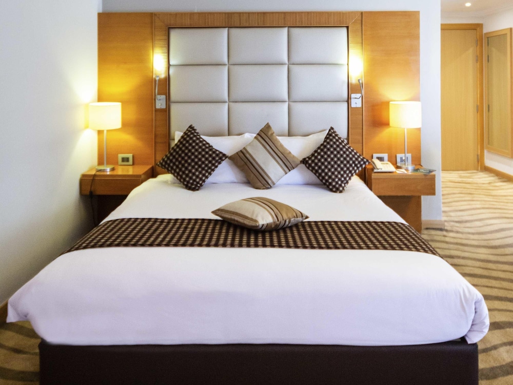 Junior Suite, 1 King Bed, Lake View - Photo 2