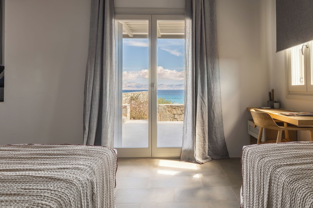 Grand Suite, Private Pool, Sea View photo 2