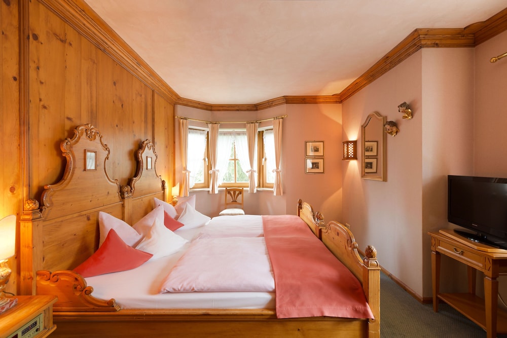Suite, 1 Queen Bed photo 3