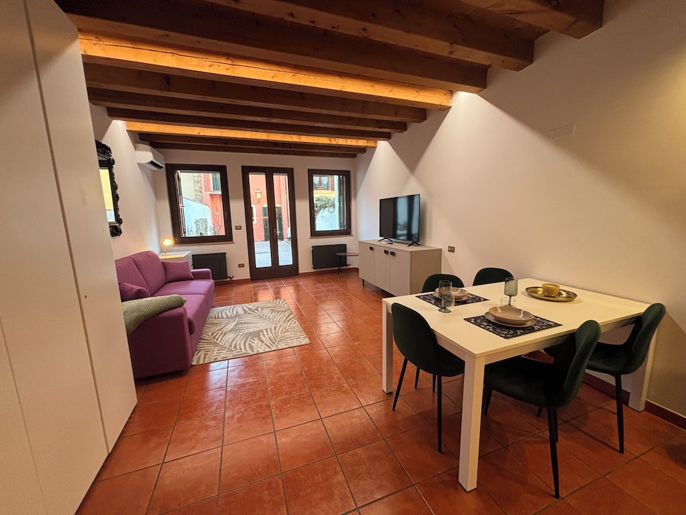 Duplex, Non Smoking, Courtyard View