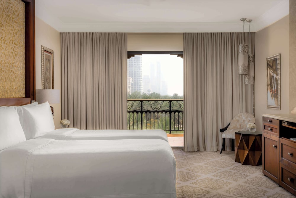 Palace Two Bedroom Executive Suite - includes DRIFT Beach Club Access, Host Service thumbnail 5