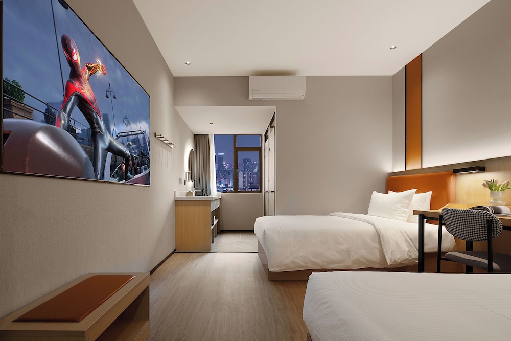 Classic Twin Room, City View photo 3