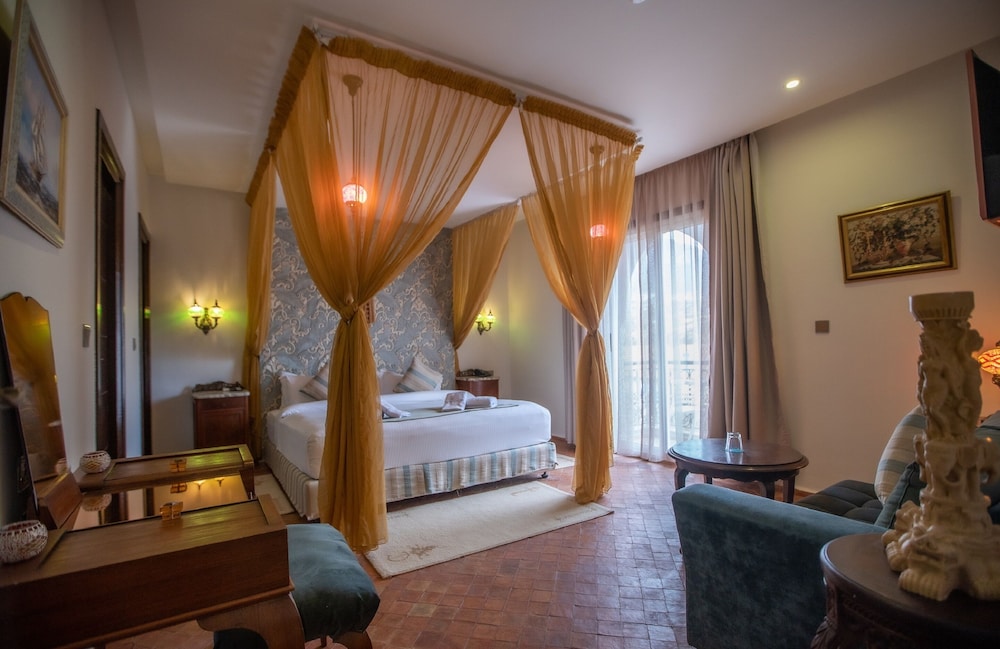 Deluxe Suite, 1 King Bed photo 2