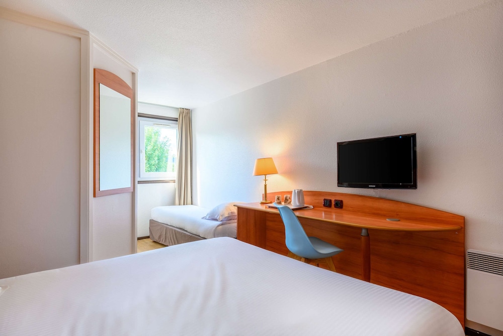 Room, Multiple Beds, Non Smoking - Photo 3