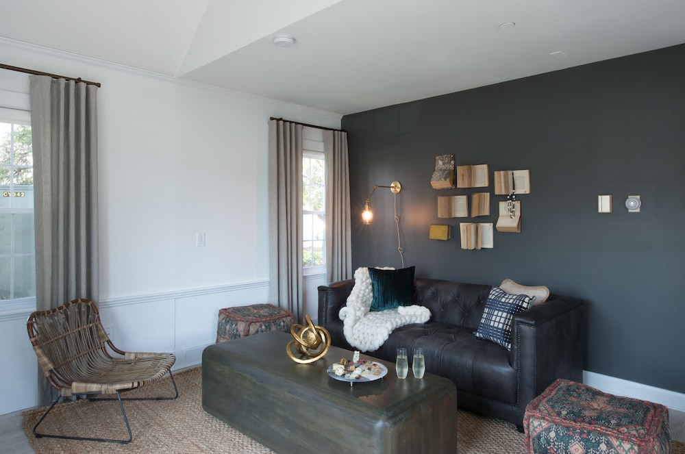 Double Queen Suite