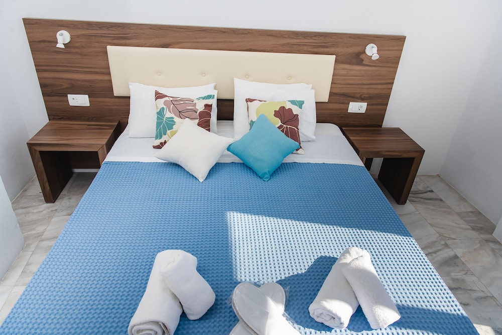 Standard Double Room, City View - Photo 3