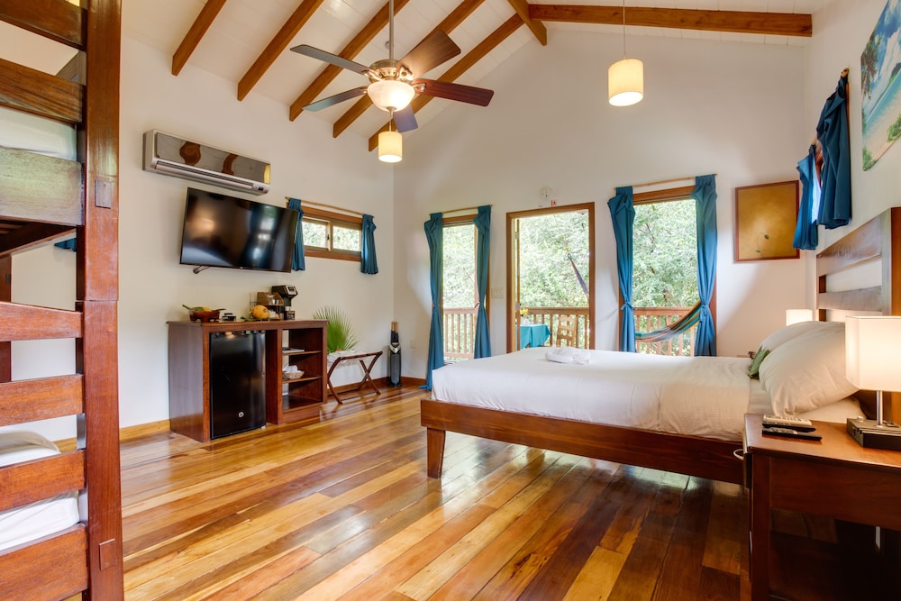 Private Bungalow photo 3