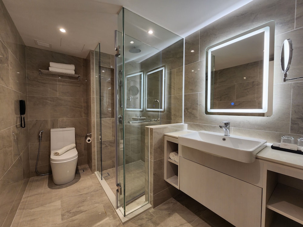 Palace Suite - Photo 7