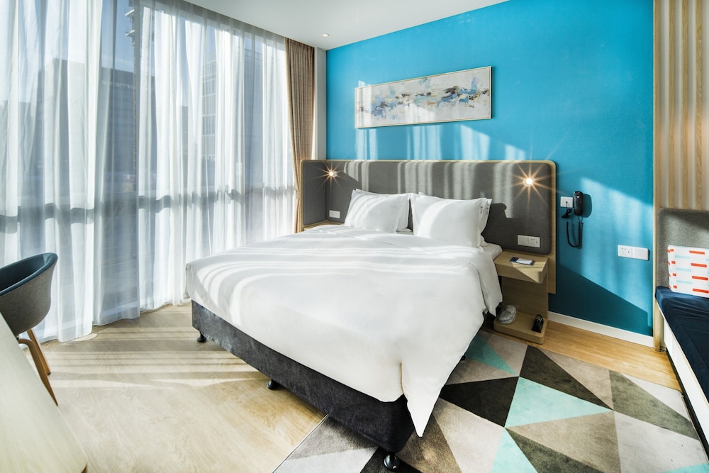 Superior King Room (Extra Floor Space)
