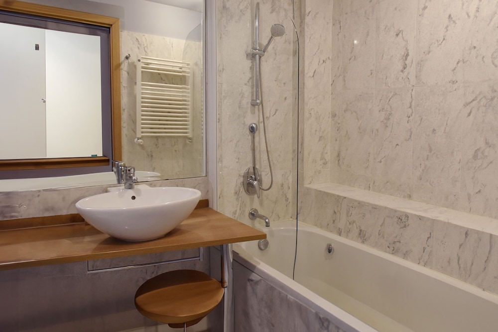 Superior Suite - Photo 4