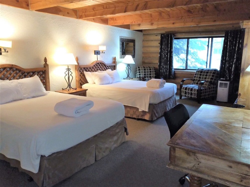Double Queen Room photo 1