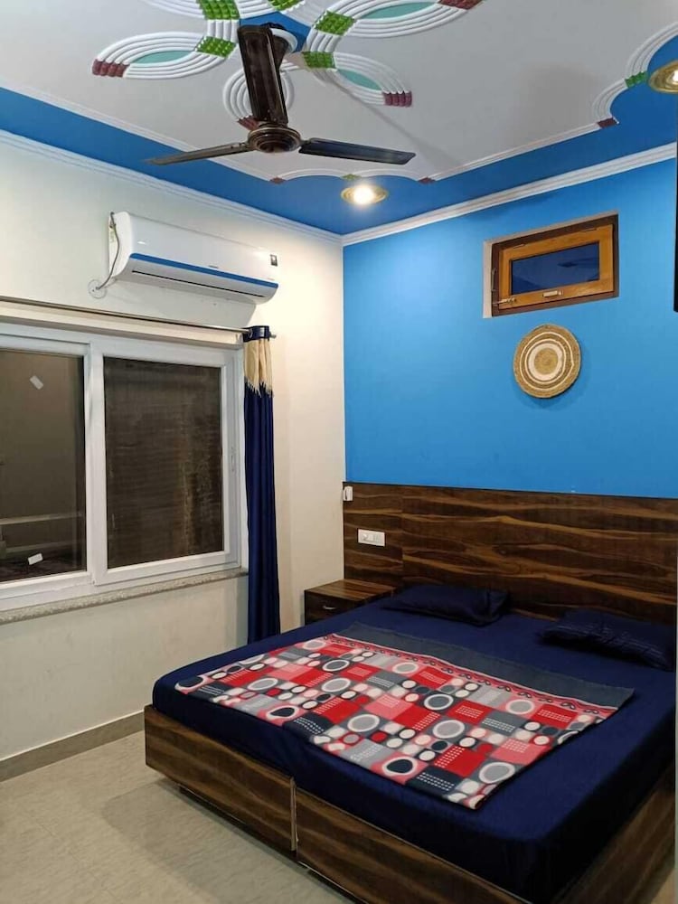 Deluxe Room, No Windows