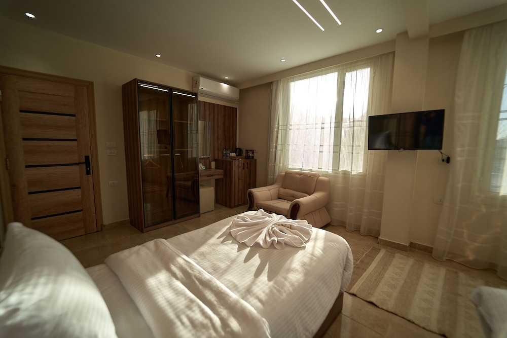 Grand Room photo 2