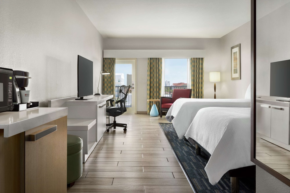 Room, 2 Queen Beds (Drinks & Snacks) - Photo 1