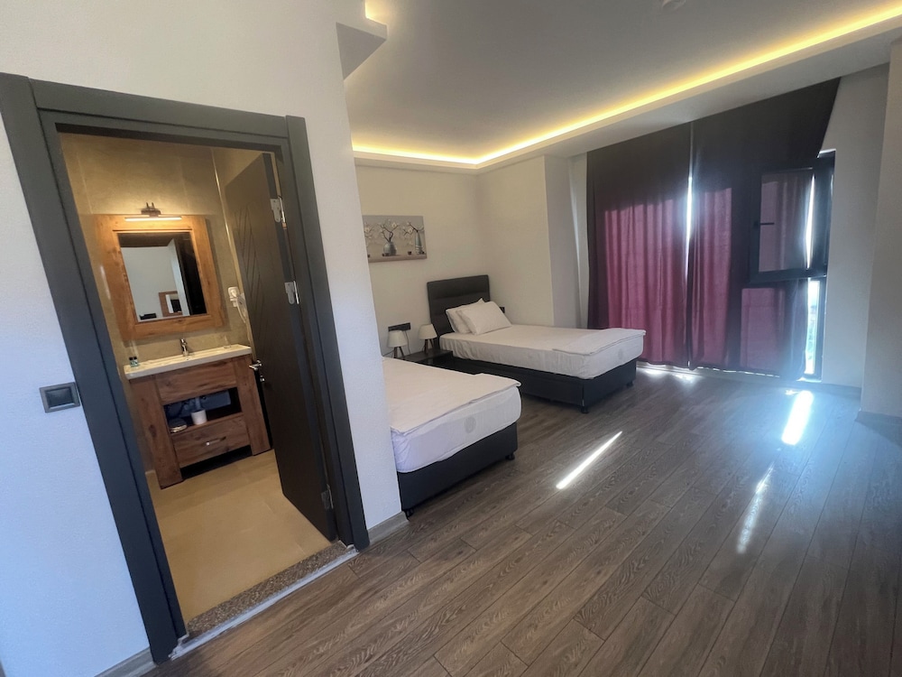 Standard Twin Room photo 2