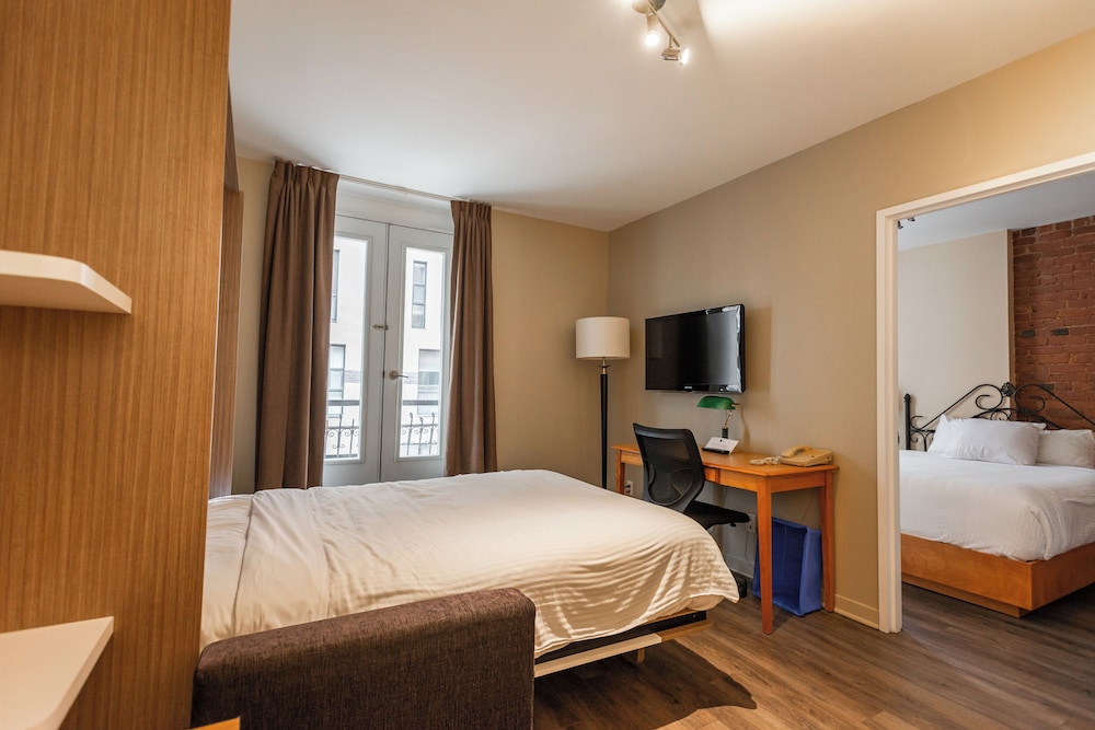 Suite, 1 Bedroom - Photo 7