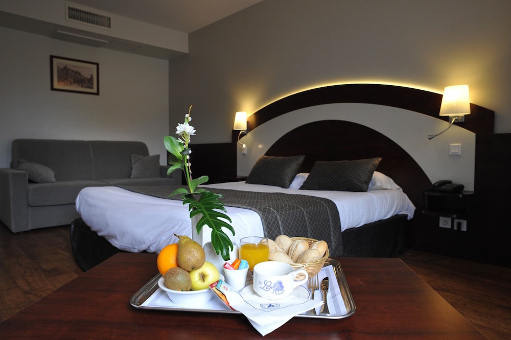 Comfort Triple Room