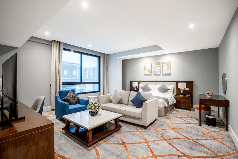 Premium Suite - Photo 2