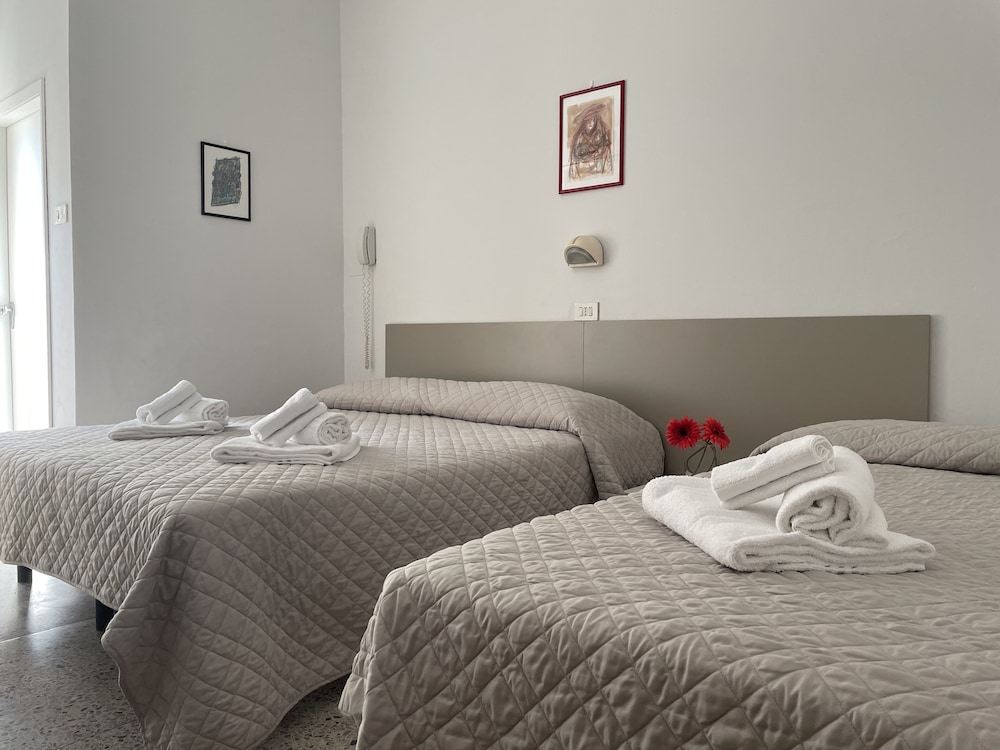 Triple Room, Balcony - Photo 1