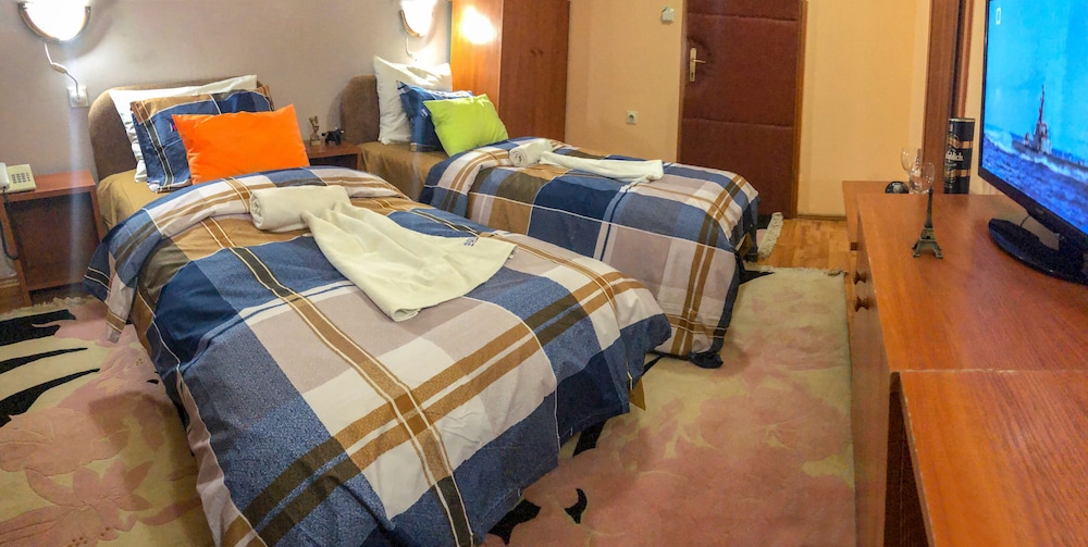 Twin Room - Photo 1