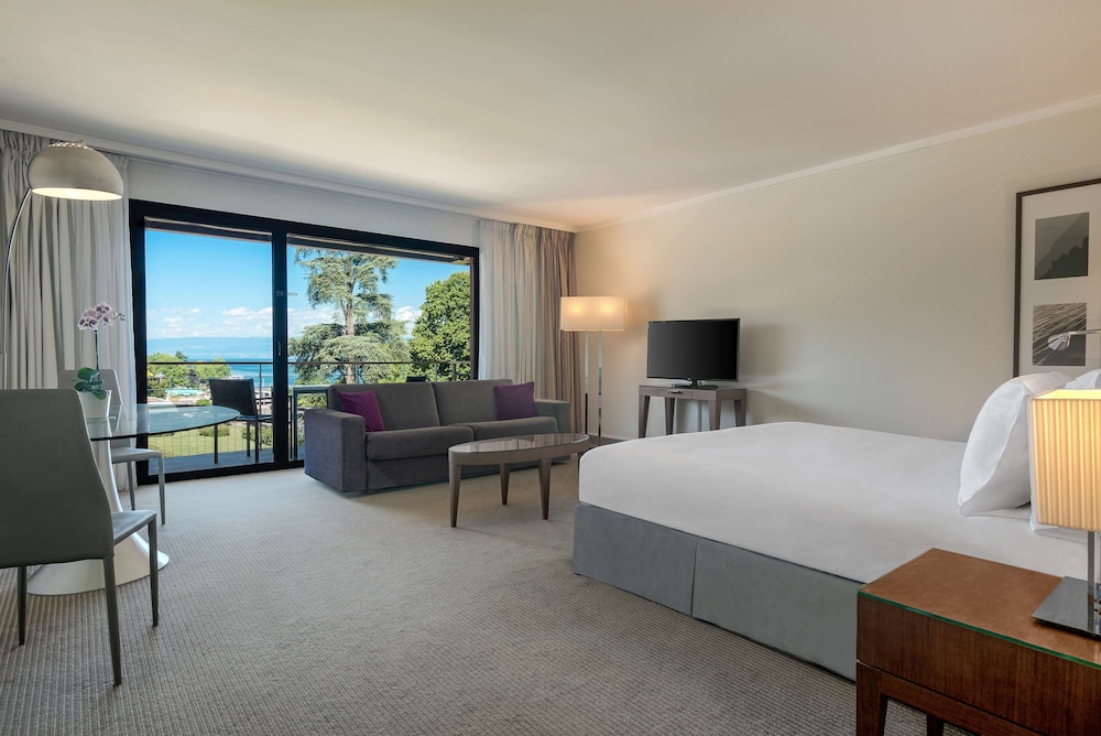 Superior Studio Suite, 1 King Bed, Kitchenette photo 1