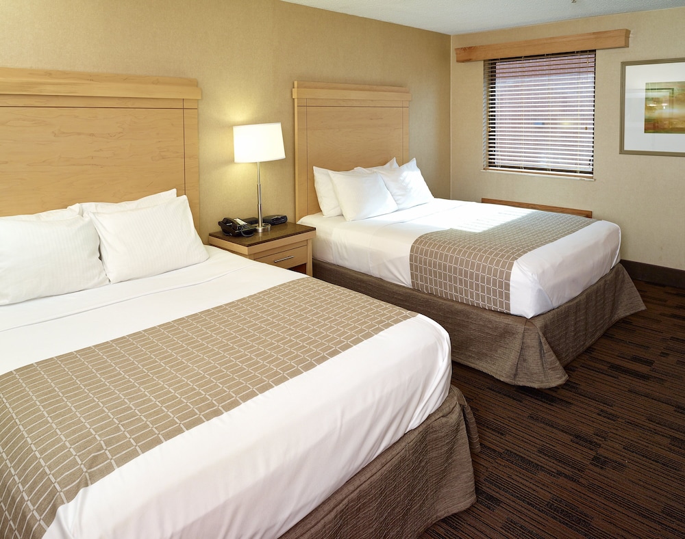 Premium Room, 2 Queen Beds, Non Smoking - Photo 5