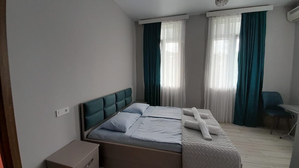 Basic Double or Twin Room, Mountain View photo 1