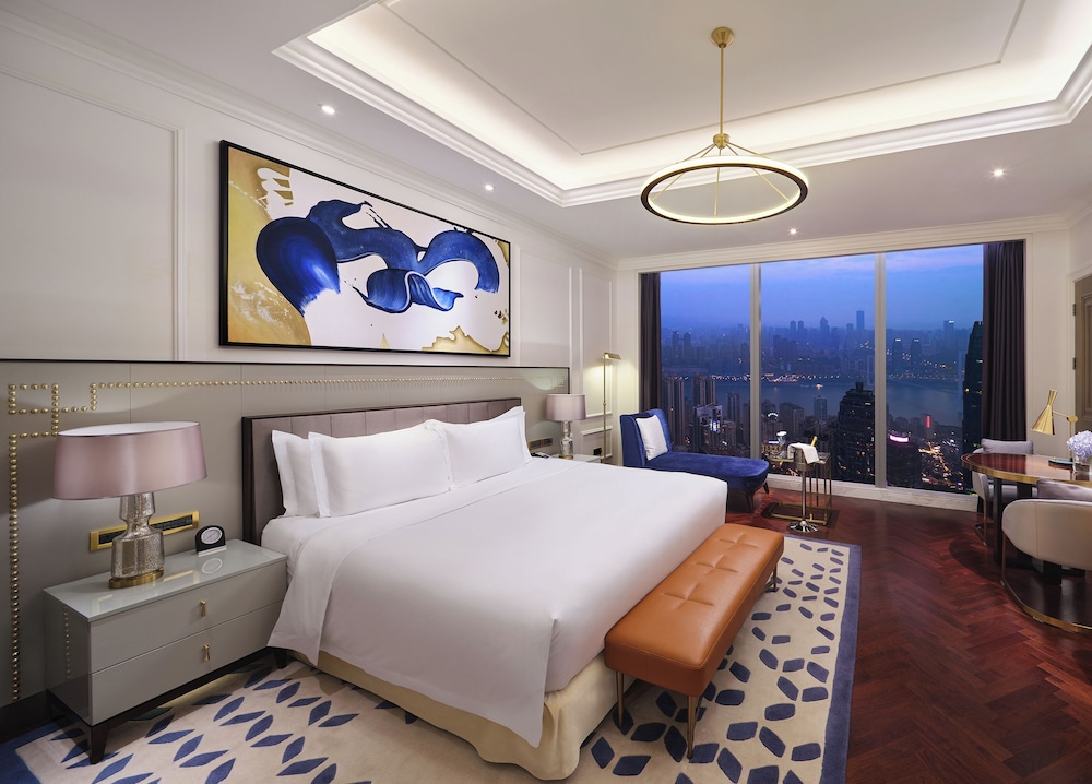 Deluxe Room, 1 King Bed, River View