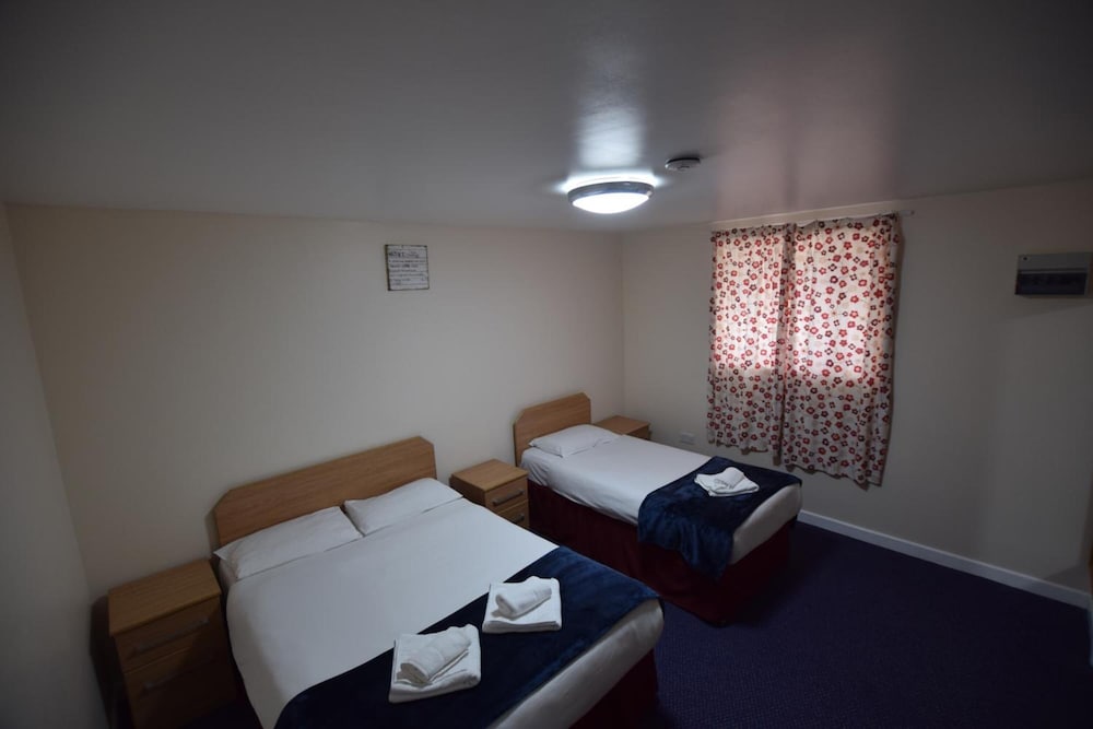 Basic Triple Room photo 2