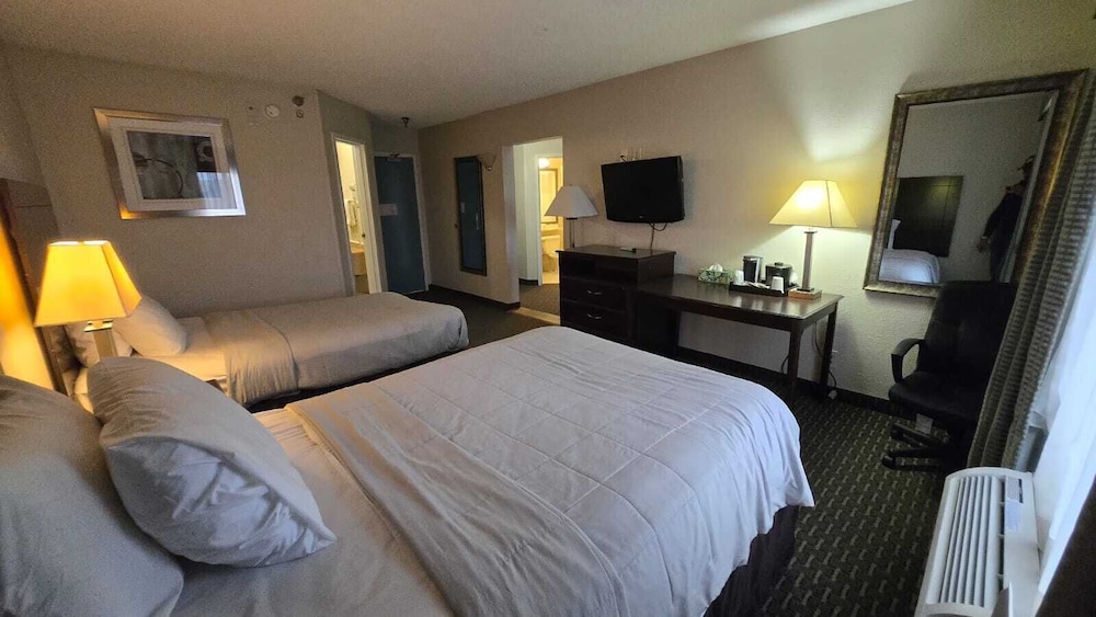 Room, 2 Double Beds - Photo 2