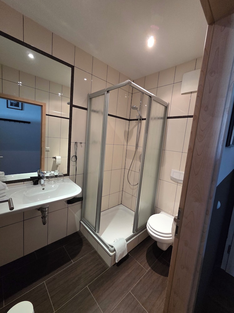 Standard Twin Room, City View photo 3