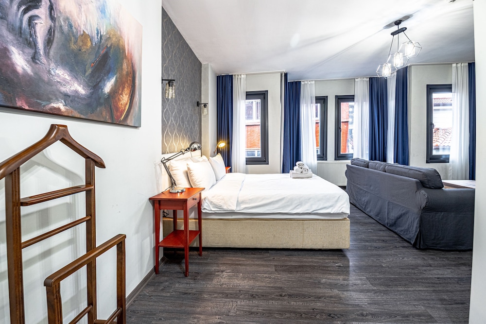 Room, 1 Bedroom, Balcony, City View photo 2