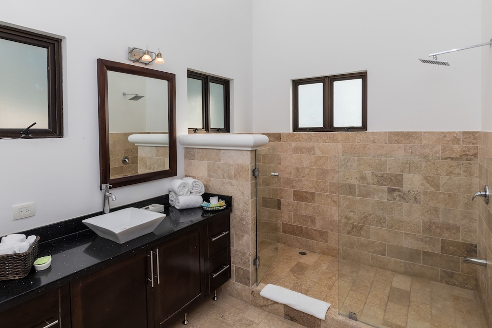 Superior Ocean View - Photo 2