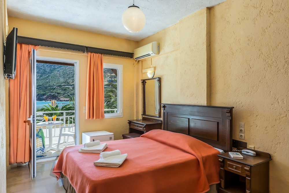 Standard Double Room photo 3