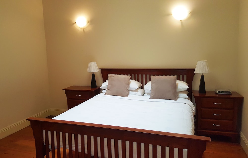 Four Bedroom Drill Hall Cottage photo 2